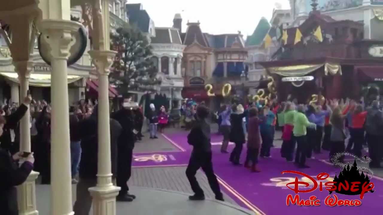Flash Mob DisneylandParis le 12 Avril 2012
