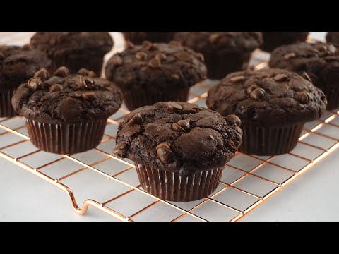 Video: Paano Gumawa Ng Mga Hilaw Na Tsokolate Na Muffin