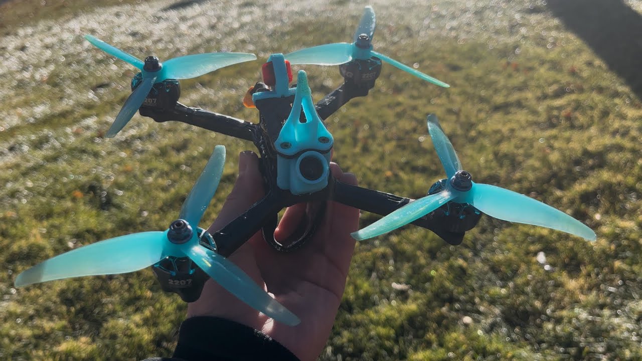 Building My first 5in Racing Drone! (The easiest build i've done) - YouTube