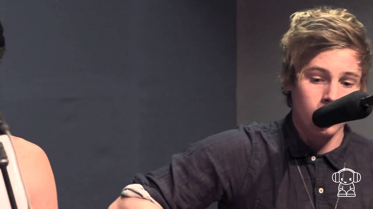 5 Seconds Of Summer - Beside You - NovaFM Acoustic