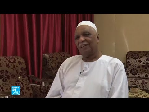 زعيم الحزب الشيوعي السوداني أصبح حرا طليقا