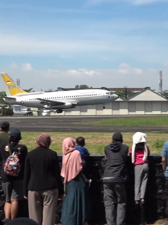 Waw 2 Pesawat TNI AU Mendarat di Bandara Husein Sastranegara Bandung