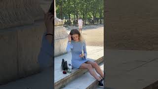 Joffre Une Rose À Une Inconnue