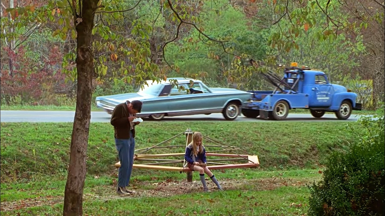 (Kevin Bacon) Two innocent outcasts. One incredible friendship - Digging to China 1997