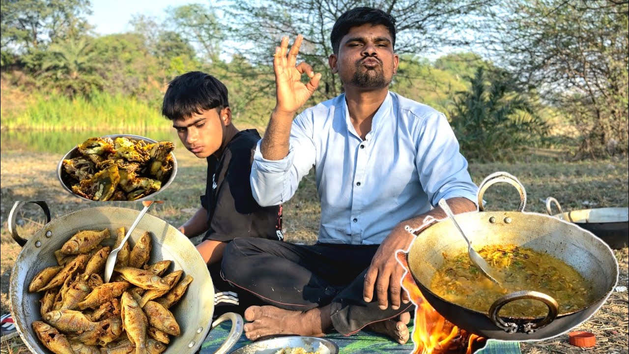Deshi fish carry in forest 🐟🎣village life style cooking // deshi cooking recipe 
