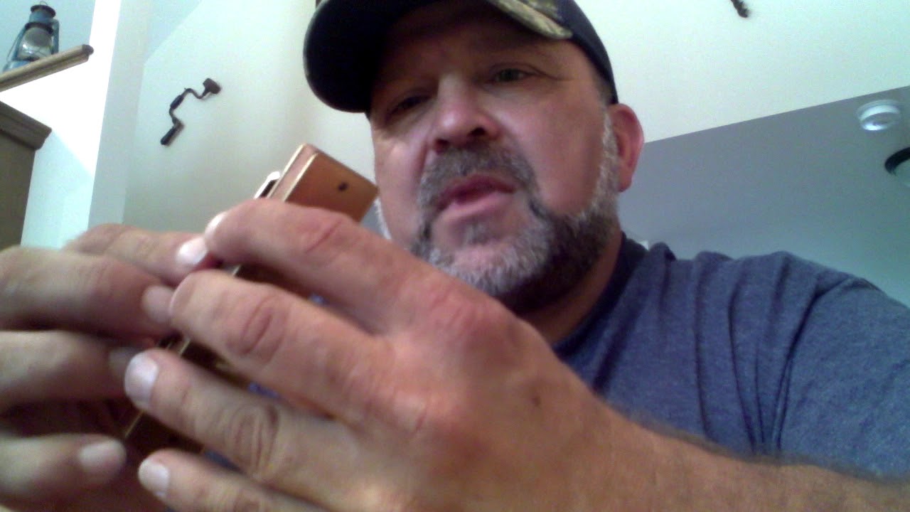 Harmonica repair . Replacing reed plates and sealing with Beeswax YouTube