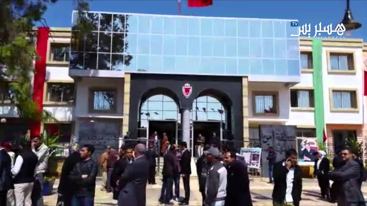 فرحة بوصول الشرطة إلى مدينة المهديّة بضواحي القنيطرة