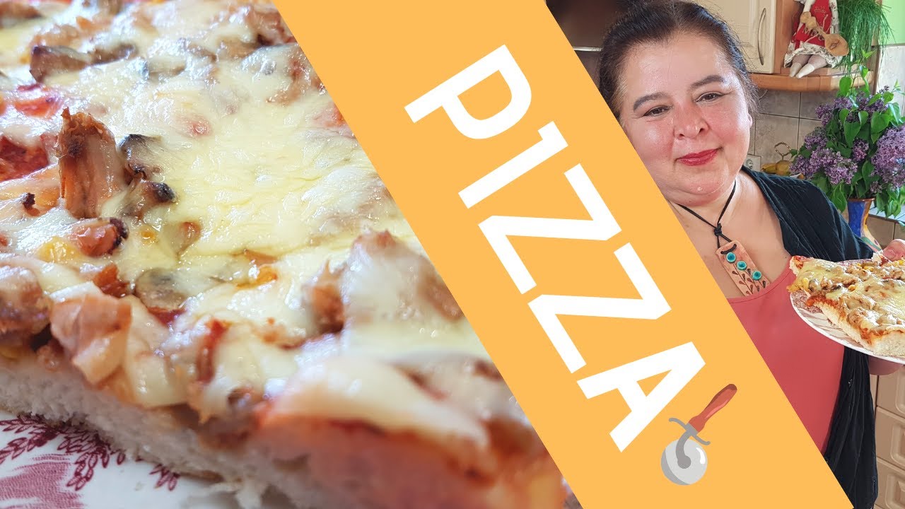 Pizza domowa - przepis na miękką i chrupiącą pizzę (w 2 smakach)