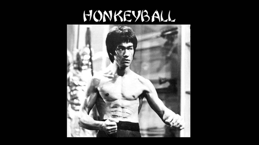 Honkeyball ~ Bruce Lee auf YouTube ansehen Honkeyball ~ Bruce Lee auf YouTube ansehen