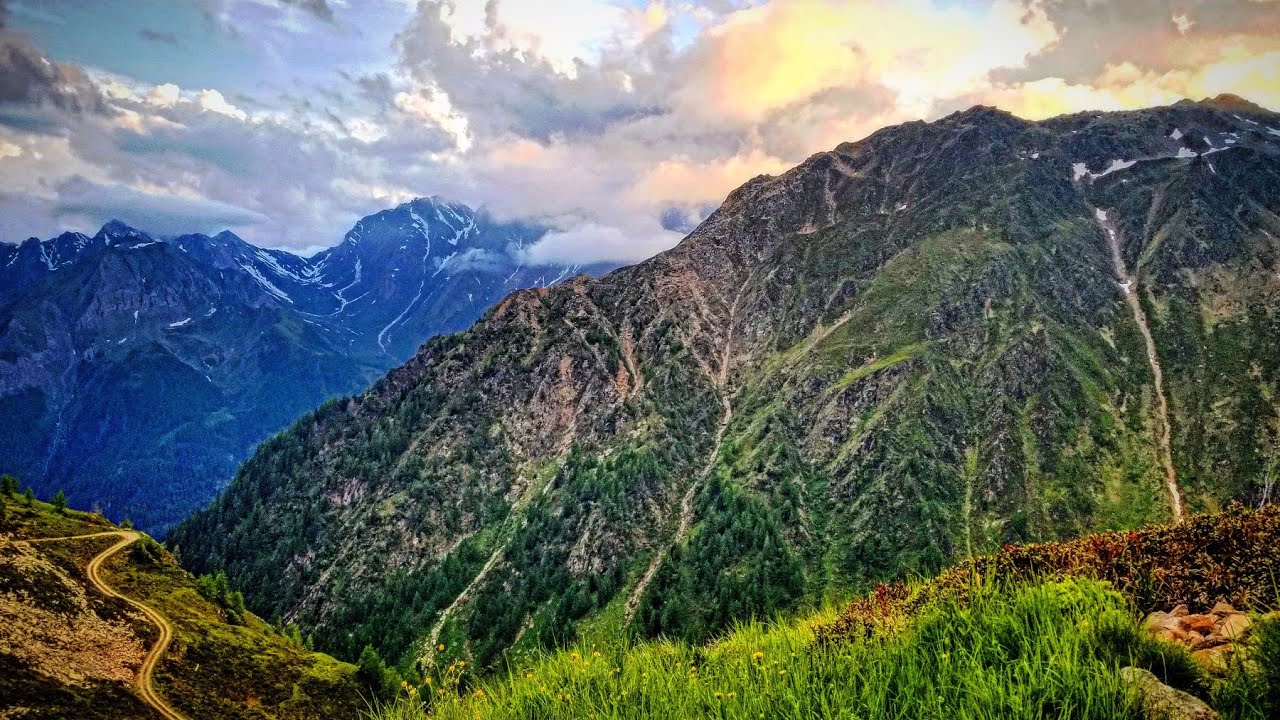 Thru Hiking The Via Alpina Red Trail Stage R34 Chemnitzer Hutte to Dun ...