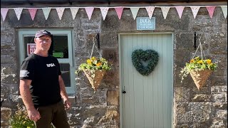 Making a hanging basket for beginners for the summer.