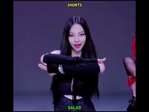 [에스파/카리나] 냅다 머리카락 쳐버리기 모음😍