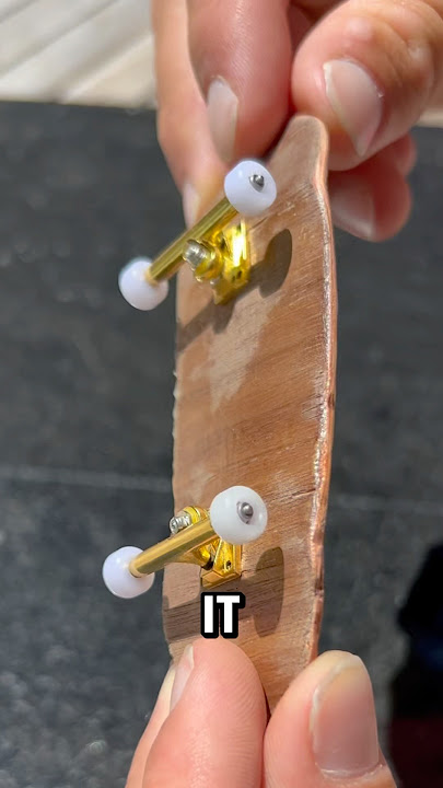 Reviewing my subscribers fingerboard #lcboards #fingerboard #skateboard #techdeck #fingerskate #diy