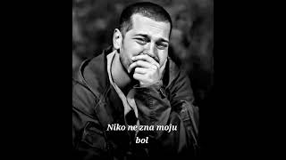 Niko nezna moju bol😔