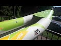 Nettoyage kayak gonflable aqua marina sur la terrasse au canada