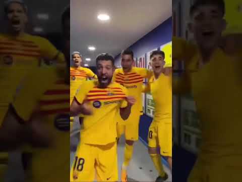 فرحة لاعبين برشلونة ودخلوهم غرفة تبديل الملابس 