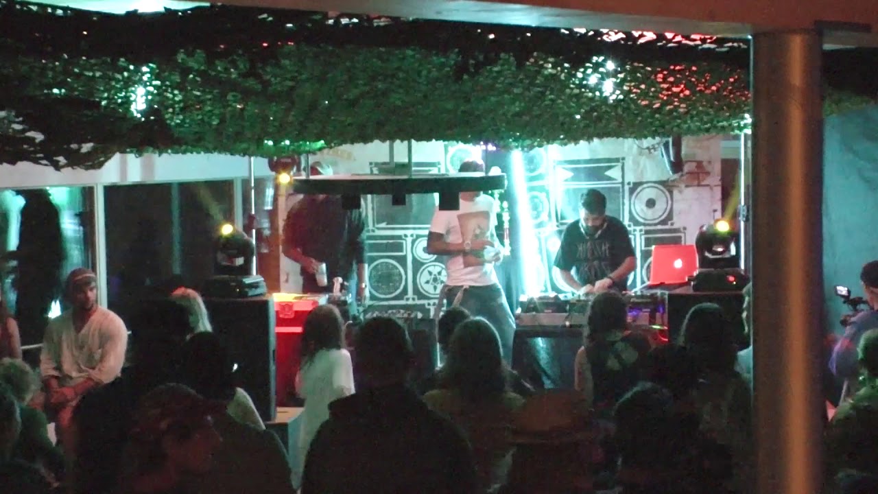 TRIGGAFINGA vs DEEBUZZ (King of the Mountains Clash 2017)