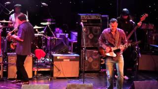 Video thumbnail of "Tommy Castro Band - Serve Somebody"