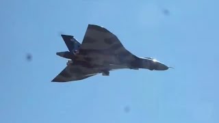 Unmistakeable roar of Vulcan bomber by Ed Woolf 2,273 views 3 months ago 1 minute, 34 seconds