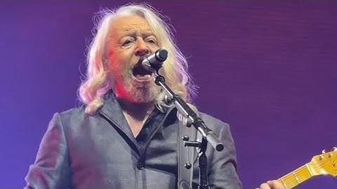 Shout by Tears For Fears at Fontainebleau LV on Oct. 25, 2025. 