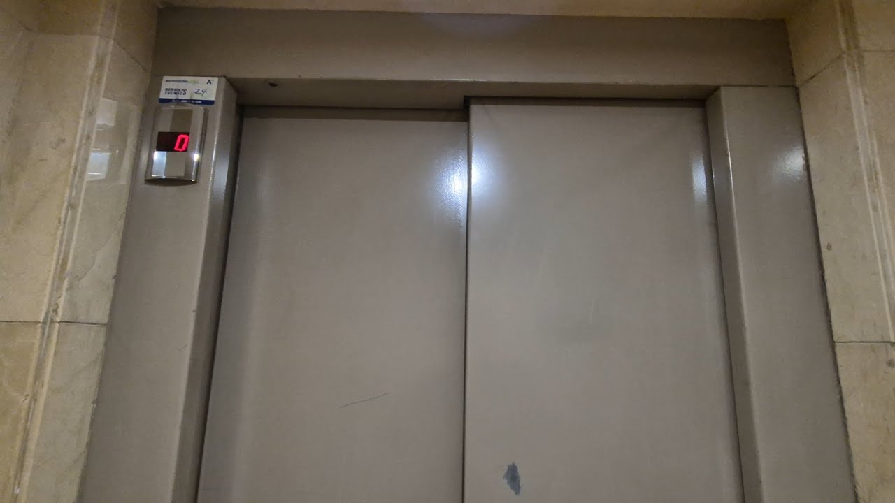 1997 Otis 2000 E Bottom Drive Traction Elevator in Ourense