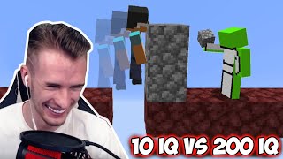 ЗАКВИЕЛЬ СМОТРИТ: 200 IQ VS. 10 IQ MINECRAFT #1 || Реакция Заквиеля На 200 IQ и 10 IQ Моменты