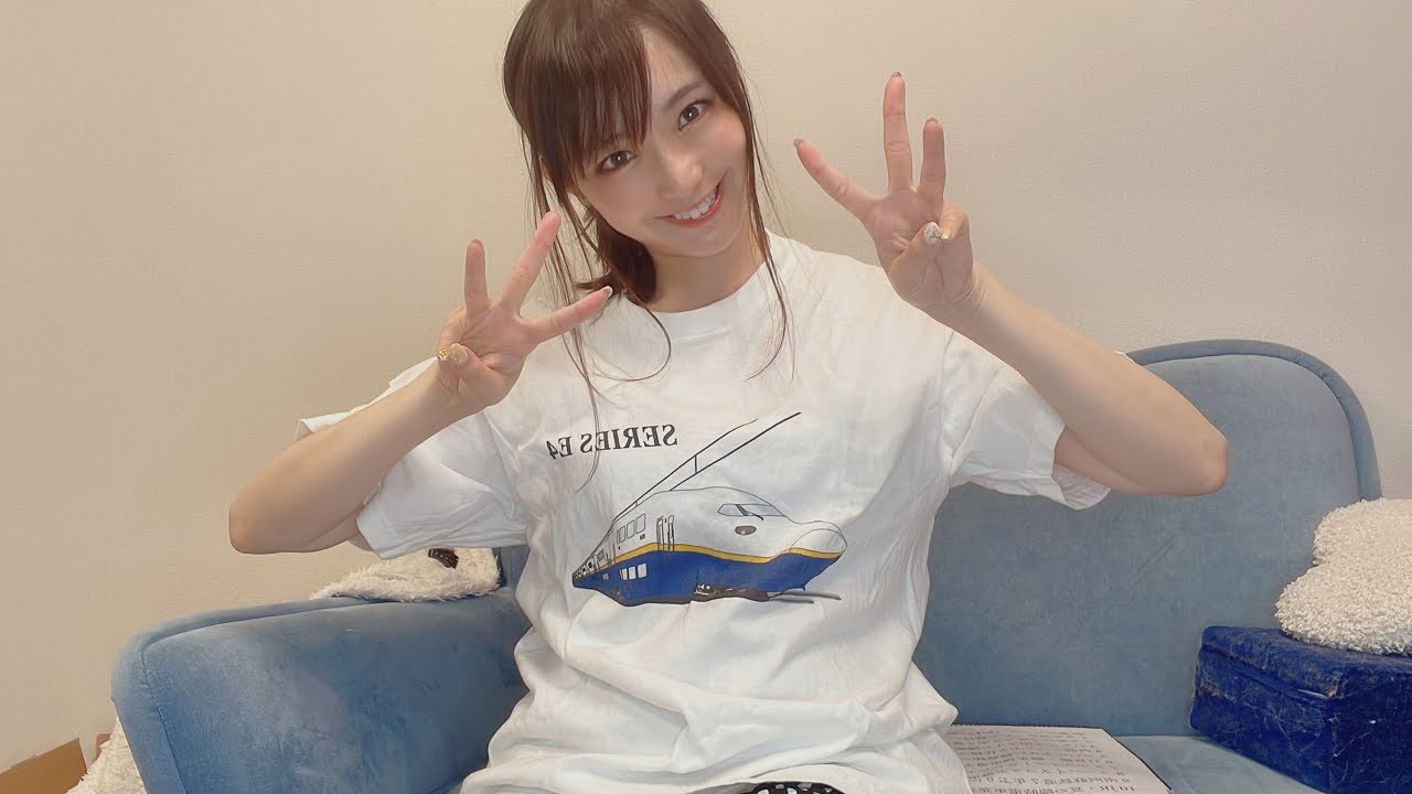 伊藤桃 🍑鉄旅タレント がライブ配信します！ 鉄道タレント　ミス飛鳥　伊藤桃　チェキ