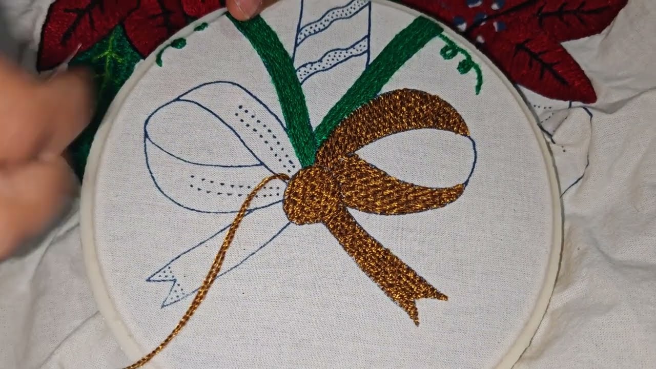 Como bordar un moño de flor de Noche Buena o Pascua (Fácil) 