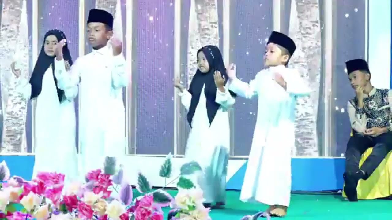 AHLAN WASAHLAN | MAS ROBERT DKK