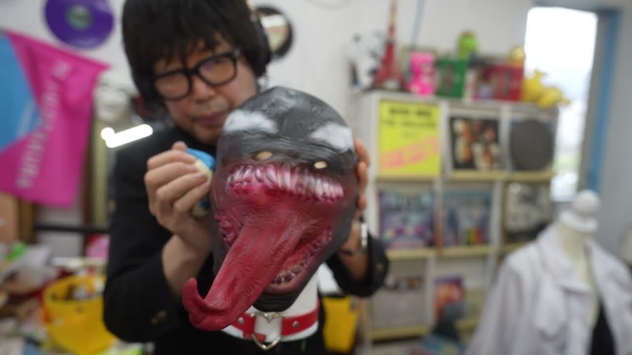 【ASMR】ヴェノムに耳かきとマウスサウンド　Venom Ear Cleaning & Mouth Sounds