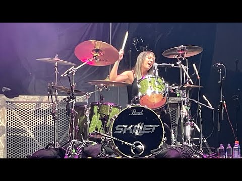 SKILLET - PSYCHO IN MY HEAD * Lake Ozarks 9-1-2023  Jen Ledger Drum Solo  Seth Morrison Guitar Solo
