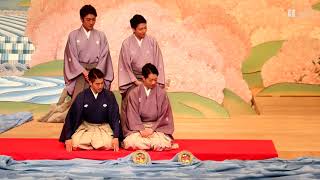 花形歌舞伎の京都・南座で流し雛　「吉野山」の舞台でコロナ収束願い
