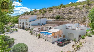 BLA5C04  A Beautifully Presented Cortijo within Walking Distance of VelezRubio  548.000€