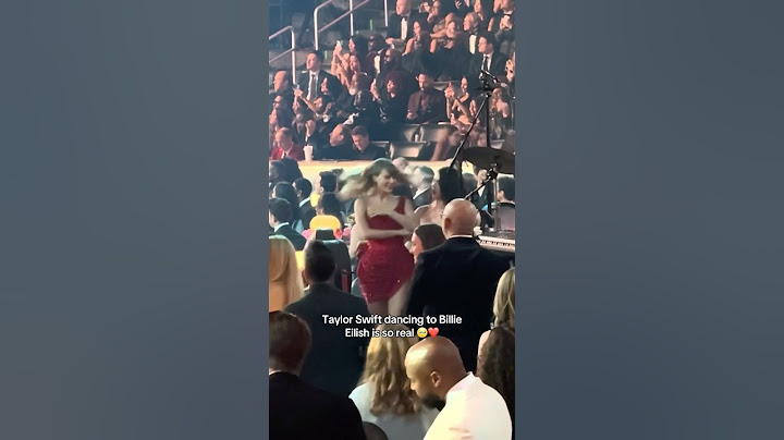 Taylor Swift dancing during Billie Eilish Grammys performance ❤️ #shorts #taylorswift #billieeilish