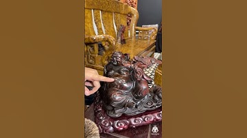 Tranh gỗ Bùi Gia: Vệ sinh cụ Di Lặc gỗ trắc đen