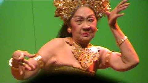 Balinese dance - Seniman Tua - 3 old dance masters from Bali