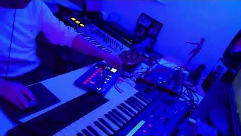 Fingers in the Noise - Rêve (ambient live jam Korg Minilogue, Virus TI, Electribe II...)