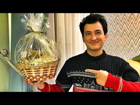 #РАСПАКОВКА! КОРЗИНА ИЗ ШВЕЙЦАРИИ С НЕПОНЯТНЫМ СОДЕРЖИМЫМ + КЛУБНИЧНЫЙ БУКЕТ? И ПРИЧЕМ ТУТ MICHELIN?