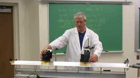 1N30.30 Collisions on Air Track [Instructor Video]