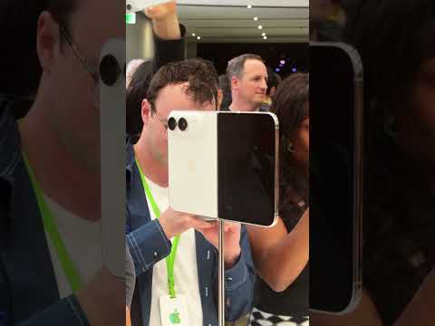 📱😱 Así luce en directo el nuevo iPhone Duo, el primer plegable de Apple.