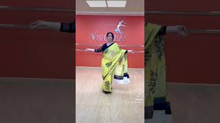 Hawa hawai dance #vishakhasdance #saree #