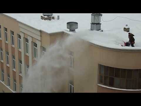 Уборка снега с