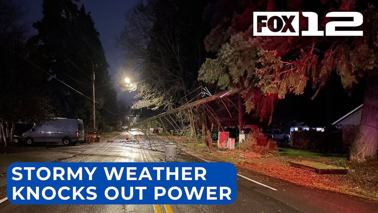 Strong winds knock out power to thousands on Oregon coast - YouTube