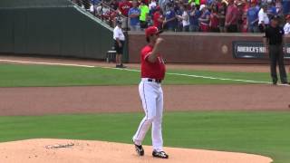 Yu Darvish warms up 9\/29\/13