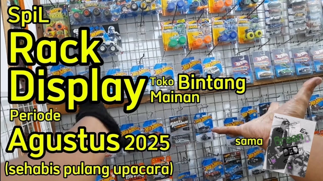 Spil rack display toko mainan bintang sepulang upacara agustusan