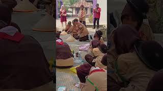 Fokus melukis caping