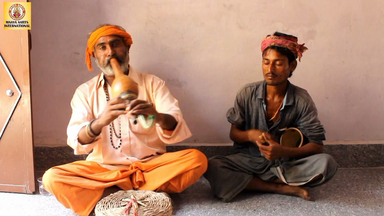 kon disha me leke chala re batohiya वाली बीन की धुन सुनिए | सपेरे ने बजाई बीन झूम उठे साप