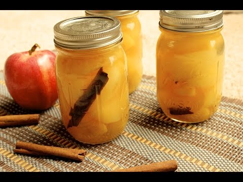 Easy, home made apple compote. The flavors of Christmas in a jar (Romanian)