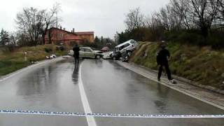 Dva vozača poginula u stravičnom sudaru kod Roča Dva vozača poginula u stravičnom sudaru kod Roča