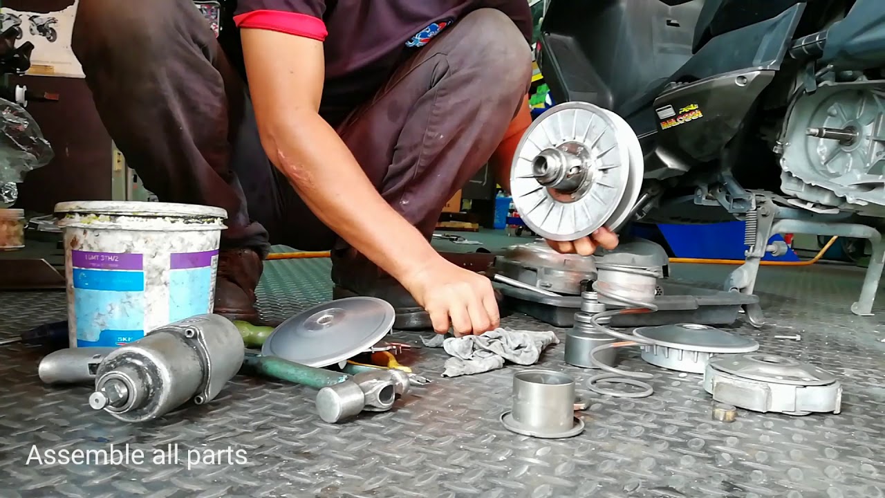 How to change CVT belting for Kymco Downtown 200i, KDT 300i, Superdink 300i, Kymco Like 125